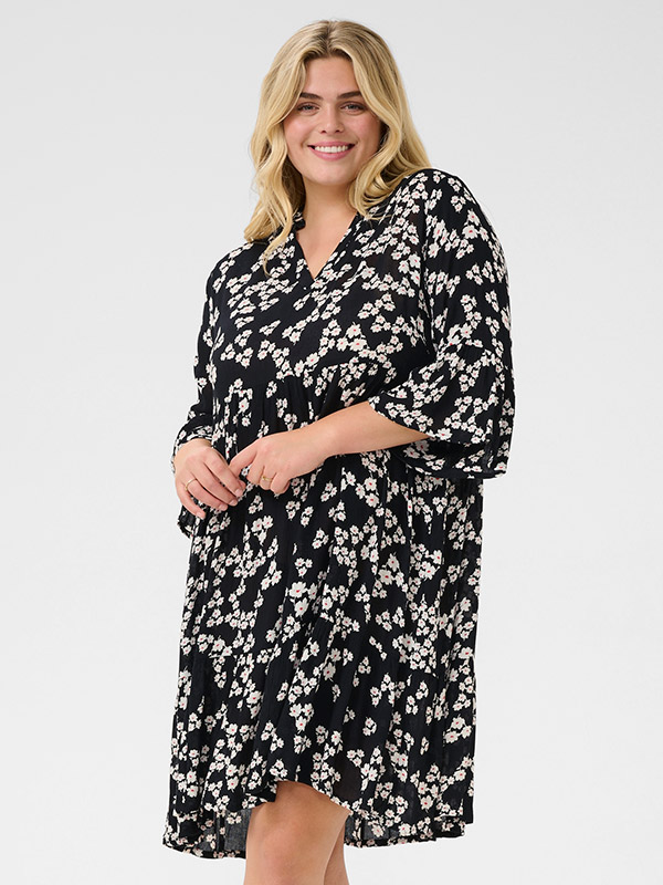 KCAMI - Plus Size Dress fra Kaffe Curve
