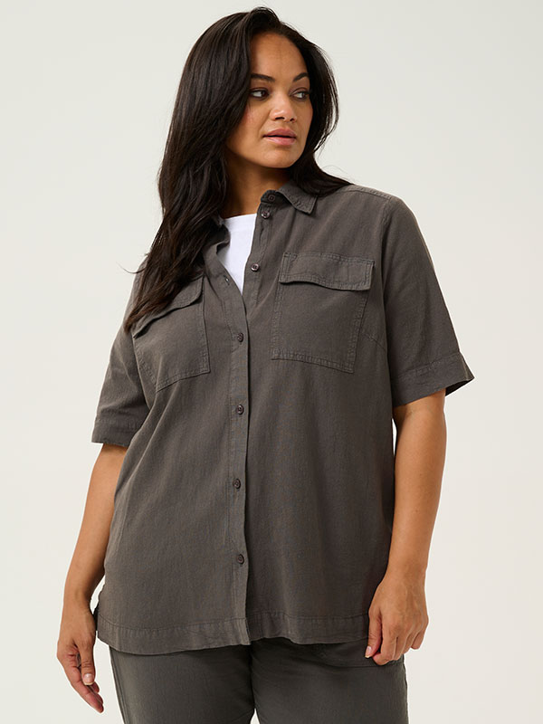 KCNANA - Plus Size Shirt fra Kaffe Curve