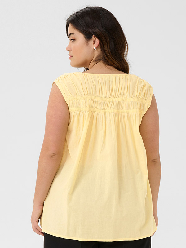 KCTHIA - Plus Size Top fra Kaffe Curve