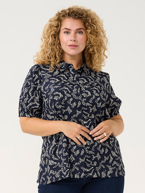 KCBEATE - Plus Size Shirt fra Kaffe Curve