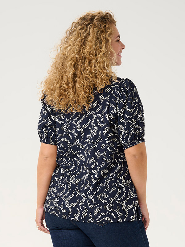 KCBEATE - Plus Size Shirt fra Kaffe Curve