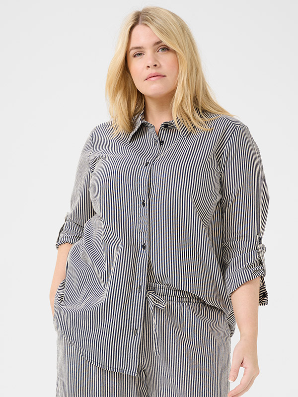KCNANA - Plus Size Shirt fra Kaffe Curve