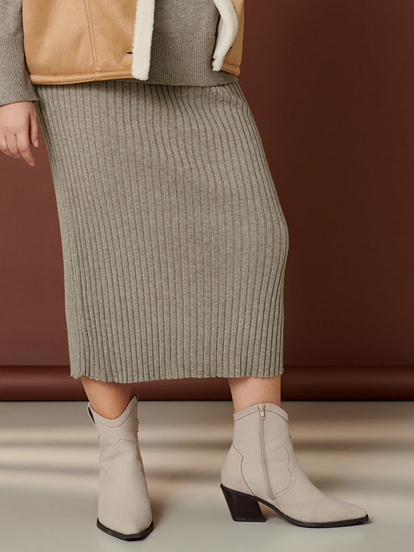 CARFIA - Plus Size Skirt fra Only Carmakoma