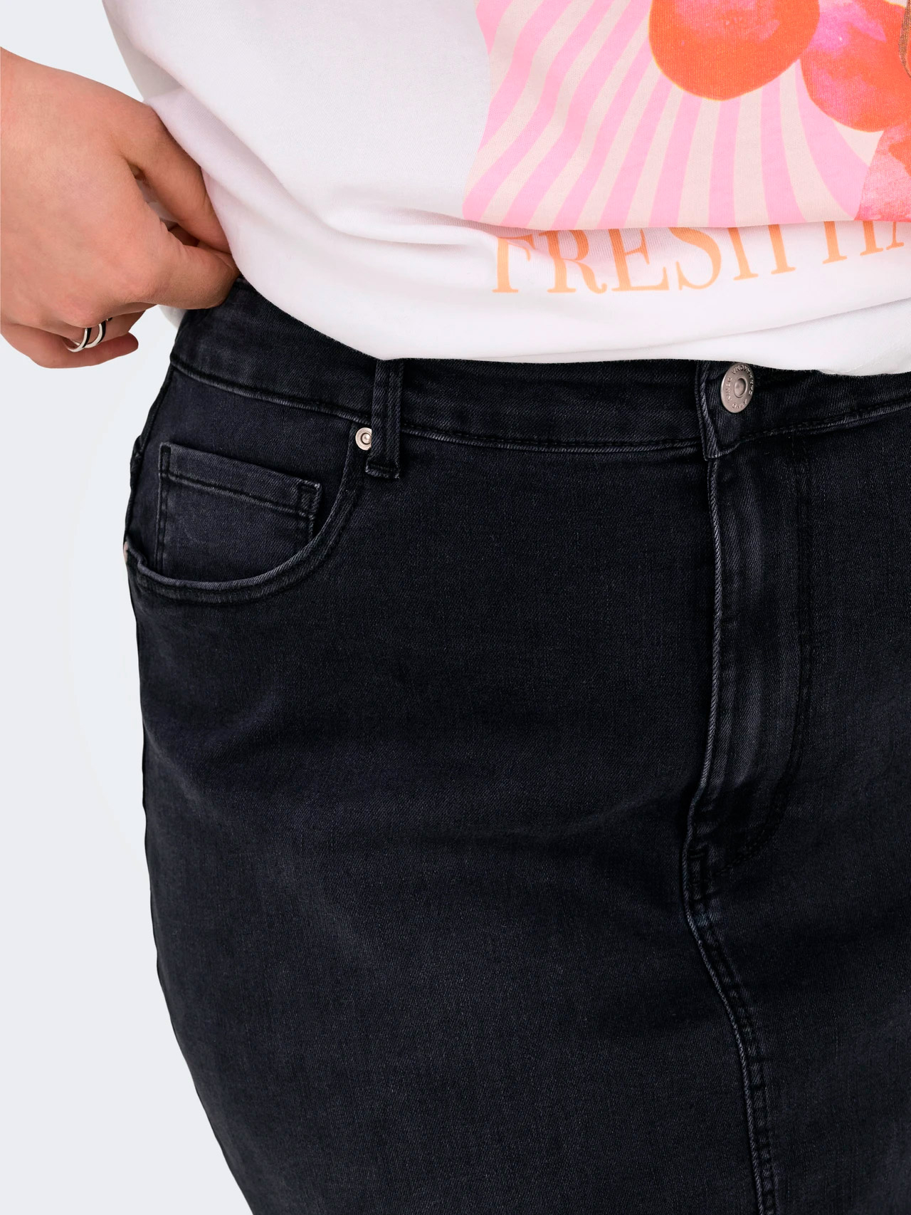 CARROSE - Plus Size Skirt fra Only Carmakoma