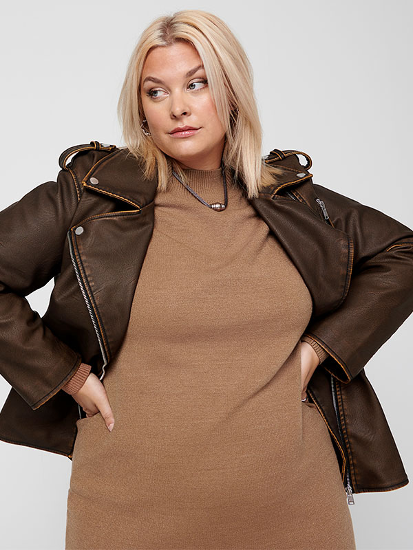 CARFRIDA - Plus Size Dress fra Only Carmakoma