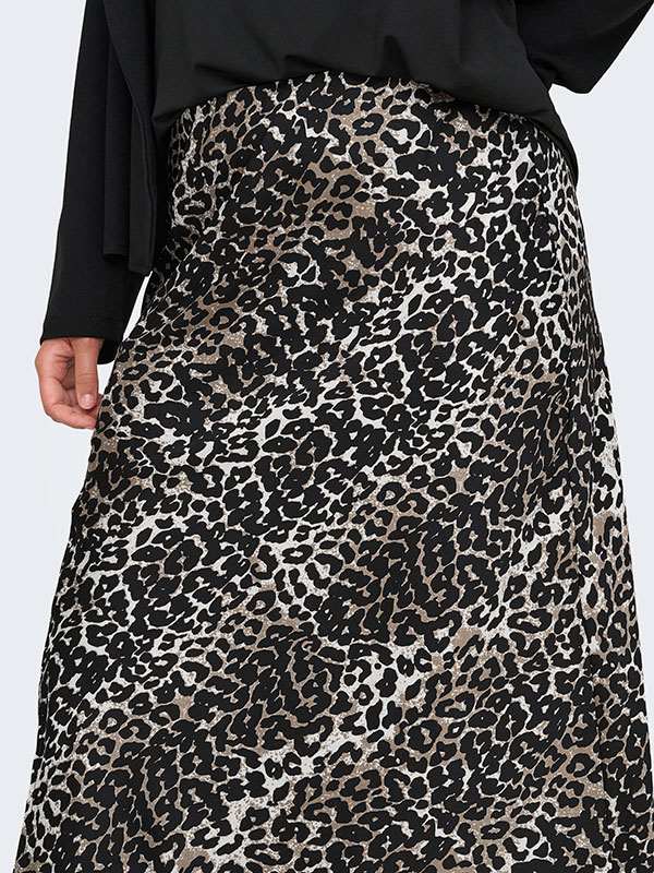 CARDOMINA - Plus Size Skirt fra Only Carmakoma