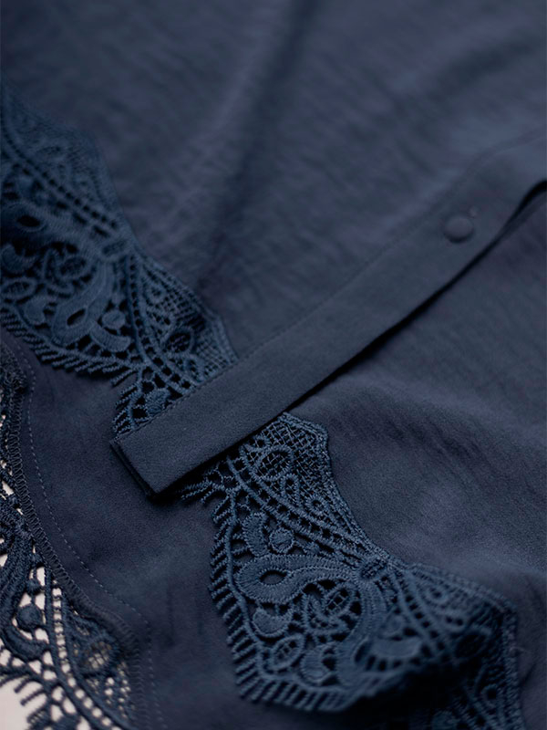 CARMETTA - Plus Size Shirt fra Only Carmakoma