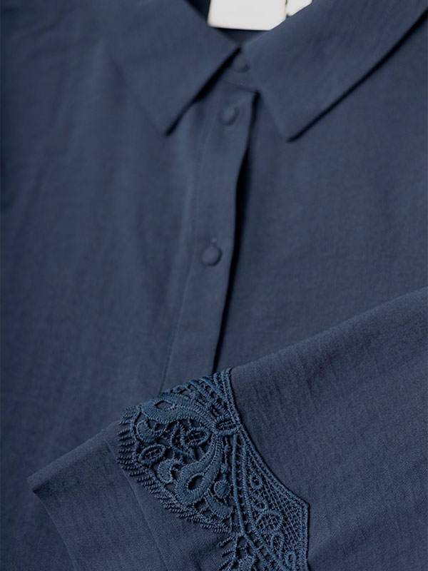 CARMETTA - Plus Size Shirt fra Only Carmakoma