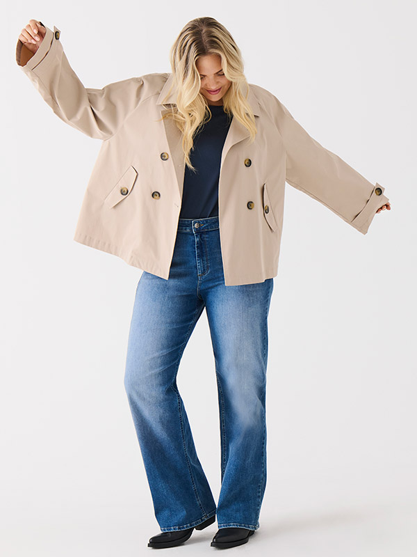 CARAPRIL - Plus Size Jacket fra Only Carmakoma