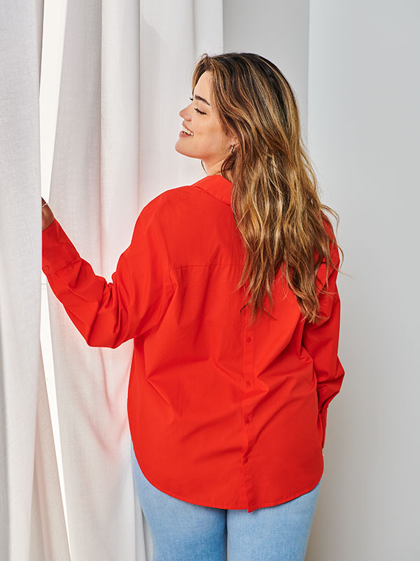 CARLALA - Plus Size Shirt fra Only Carmakoma
