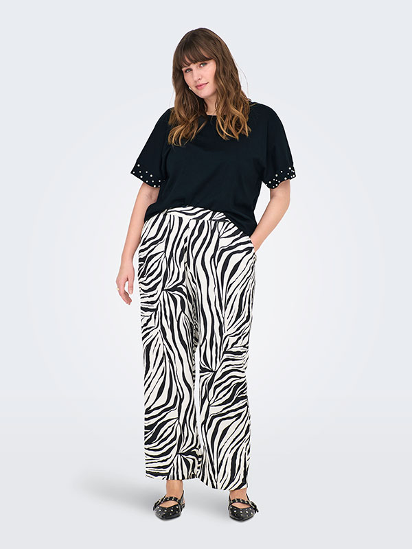 CAROLIVIA - Plus Size T-shirt fra Only Carmakoma