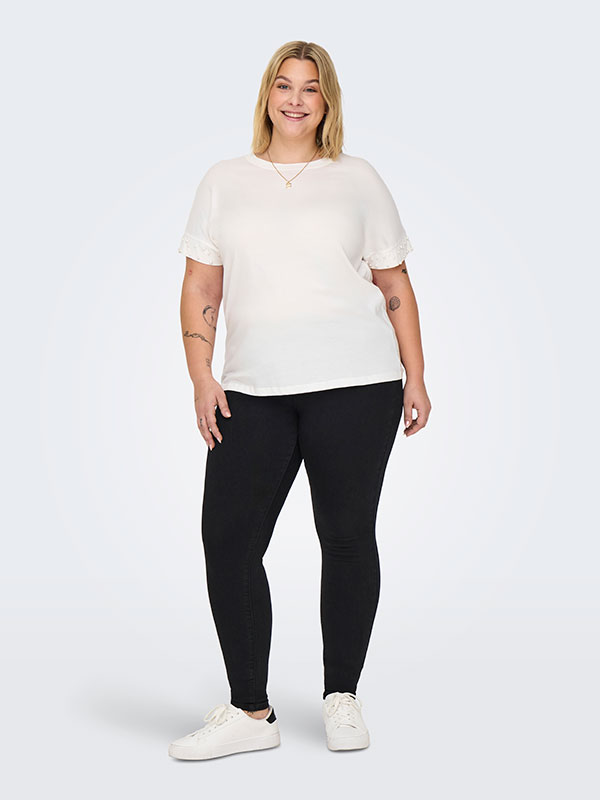 CAROLIVIA - Plus Size T-shirt fra Only Carmakoma
