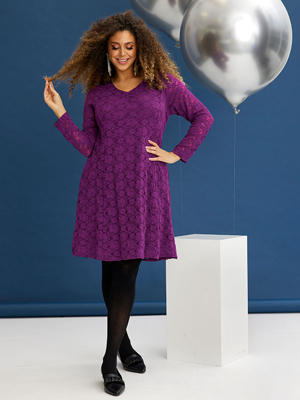 NEOLA - Plus Size Dress fra Zhenzi