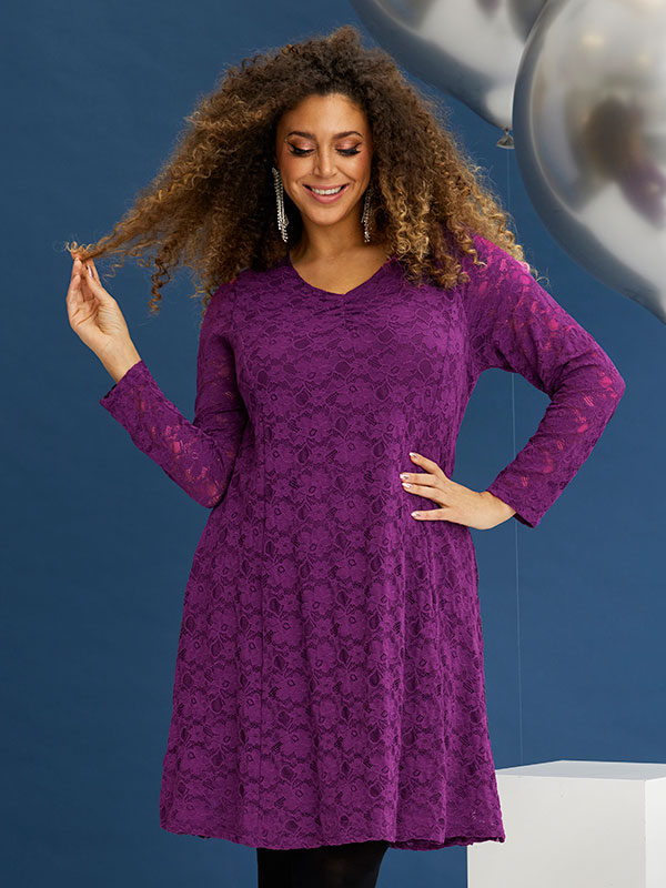 NEOLA - Plus Size Dress fra Zhenzi