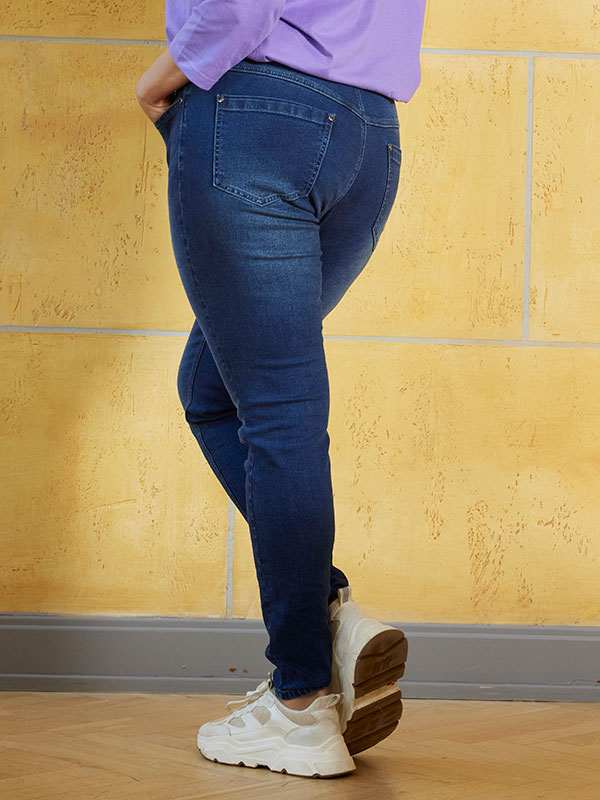 STOMP - Plus Size Jeans fra Zhenzi