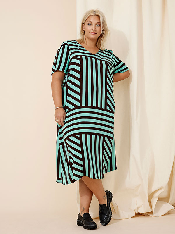 CARCAYLEE - Plus Size Dress fra Only Carmakoma