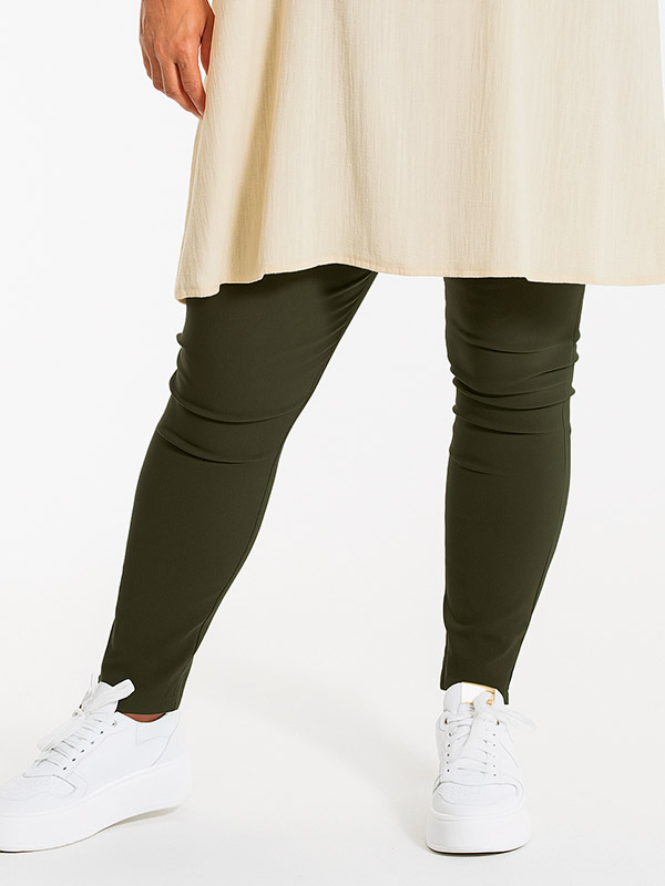 CLARA - Plus Size Pants fra Gozzip