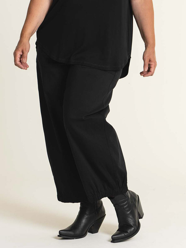 CLARA  - Plus Size Pants fra Gozzip