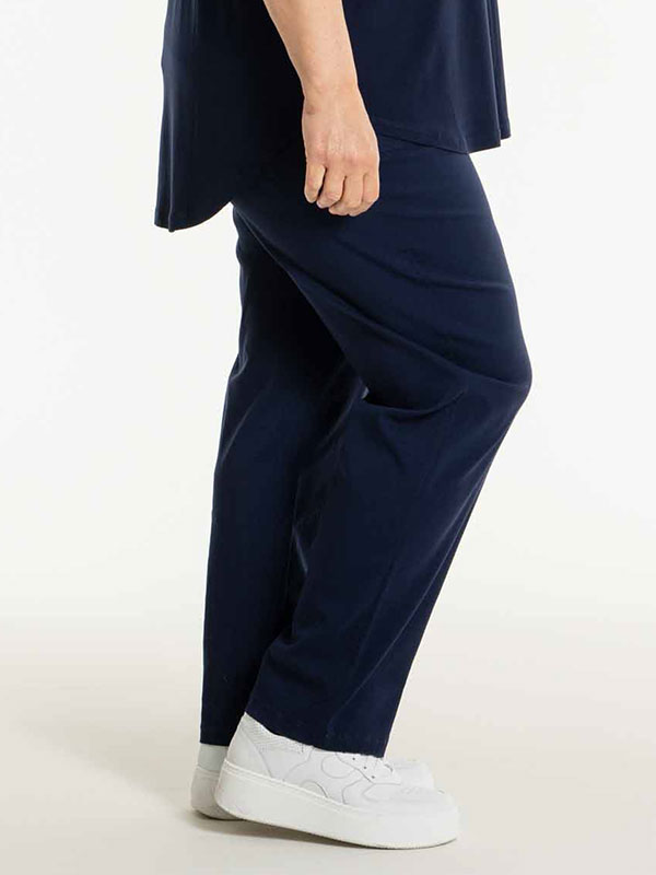 CLARA - Plus Size Pants fra Gozzip