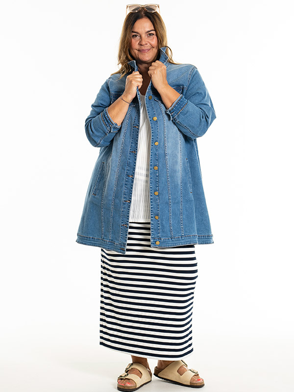 AMELA - Plus Size Jacket fra Gozzip