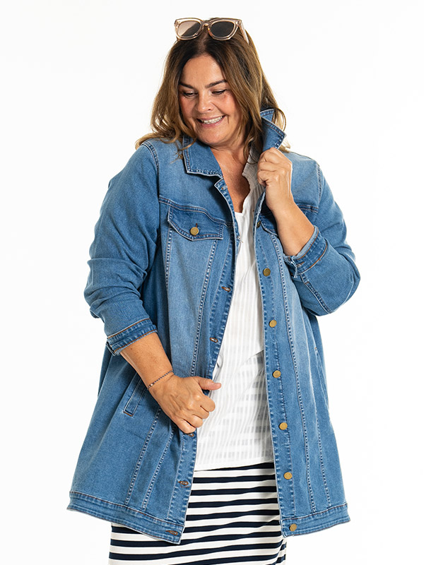 AMELA - Plus Size Jacket fra Gozzip