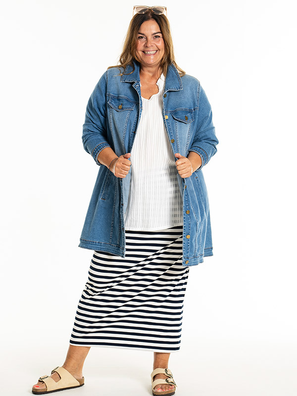 AMELA - Plus Size Jacket fra Gozzip