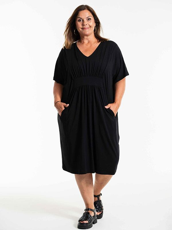 BELINA - Plus Size Dress fra Gozzip