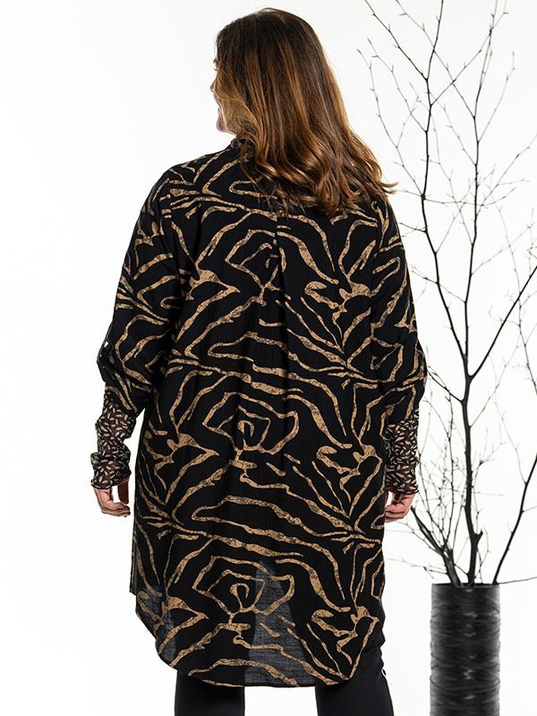 MONNA - Plus Size Tunic fra Gozzip