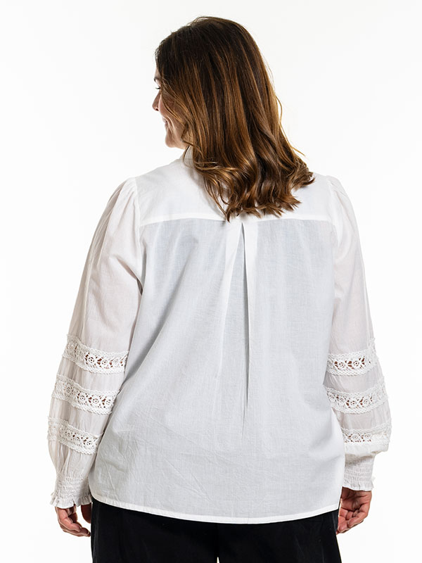 HELIN - Plus Size Shirt fra Gozzip