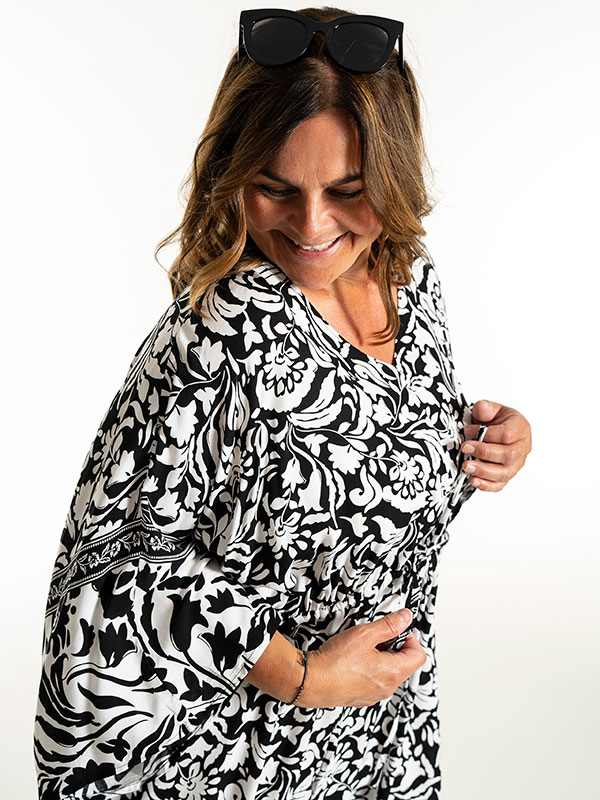 JAMILA - Plus Size Dress fra Gozzip
