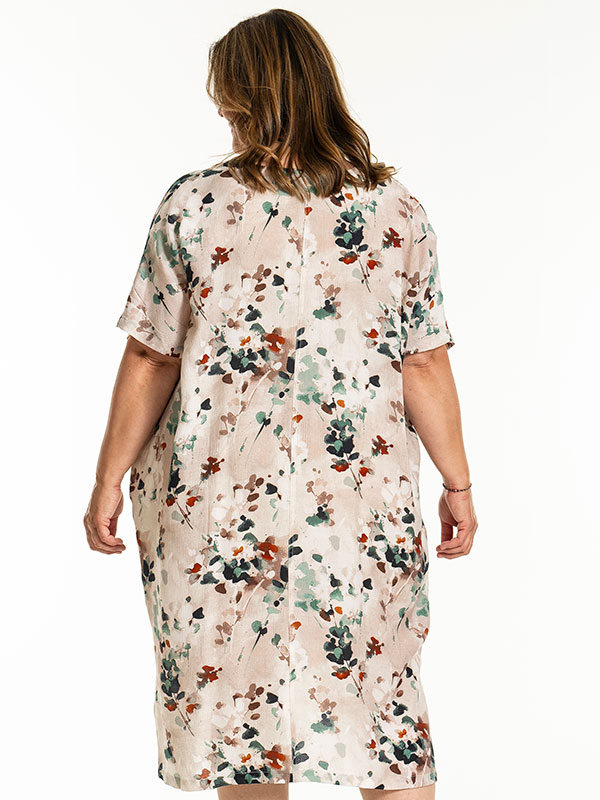 JANIKA - Plus Size Dress fra Gozzip
