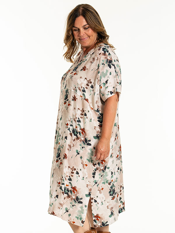 JANIKA - Plus Size Dress fra Gozzip