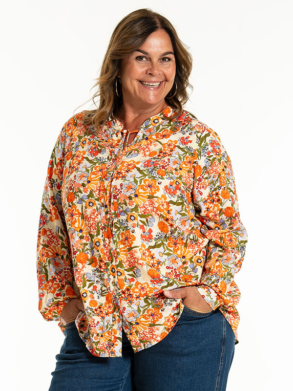 JANETT - Plus Size Blouse fra Gozzip