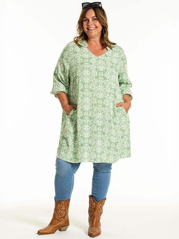 BENTINA - Plus Size Tunic fra Gozzip