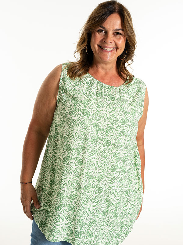 BEATA - Plus Size Top fra Gozzip