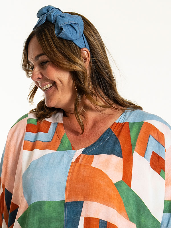 JUSTINA - Plus Size Dress fra Gozzip