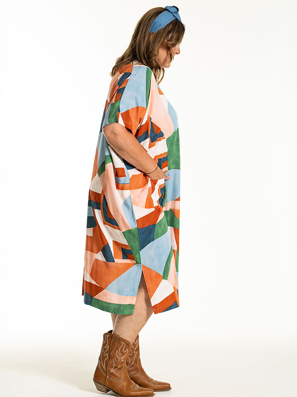 JUSTINA - Plus Size Dress fra Gozzip