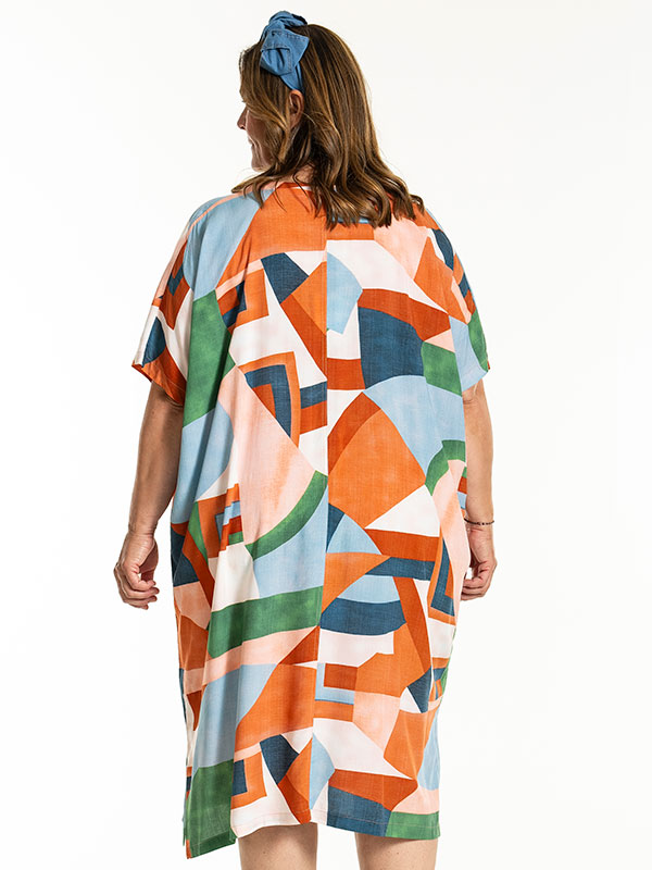 JUSTINA - Plus Size Dress fra Gozzip