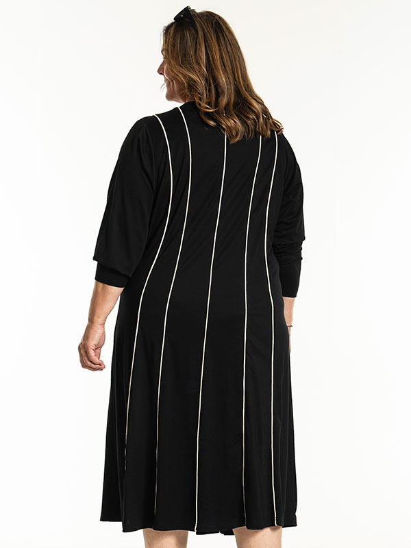 JO - Plus Size Dress fra Gozzip