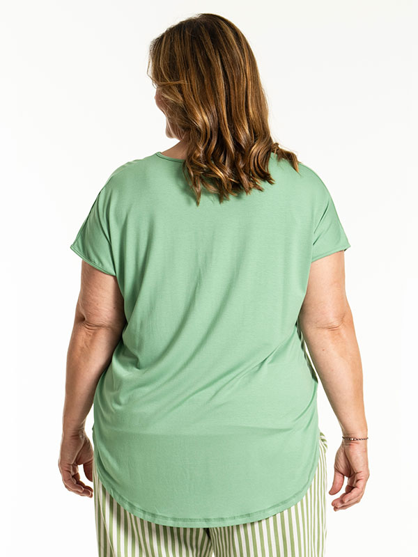 GITTE - Plus Size T-shirt fra Gozzip