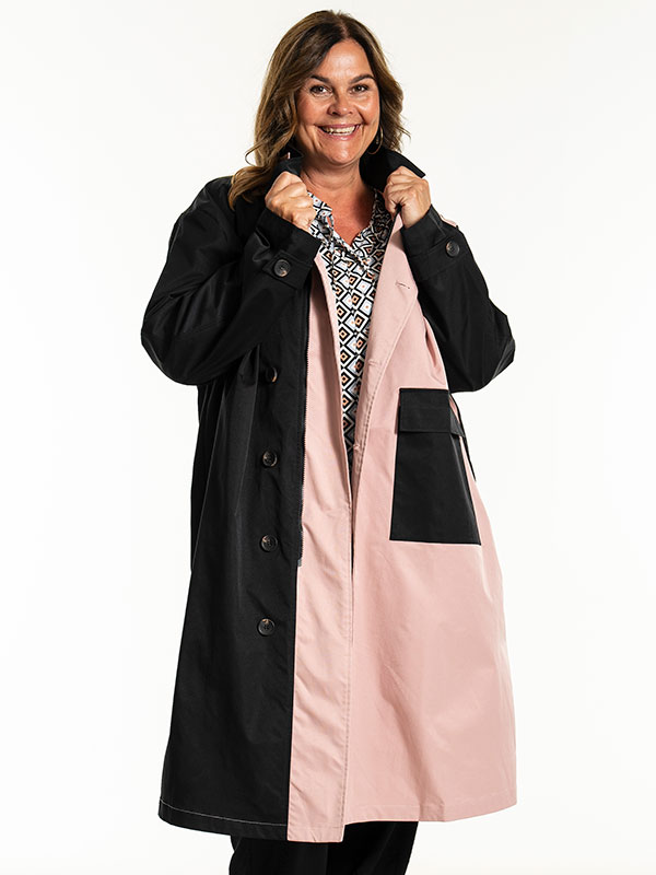 JULLA - Plus Size Coat fra Gozzip