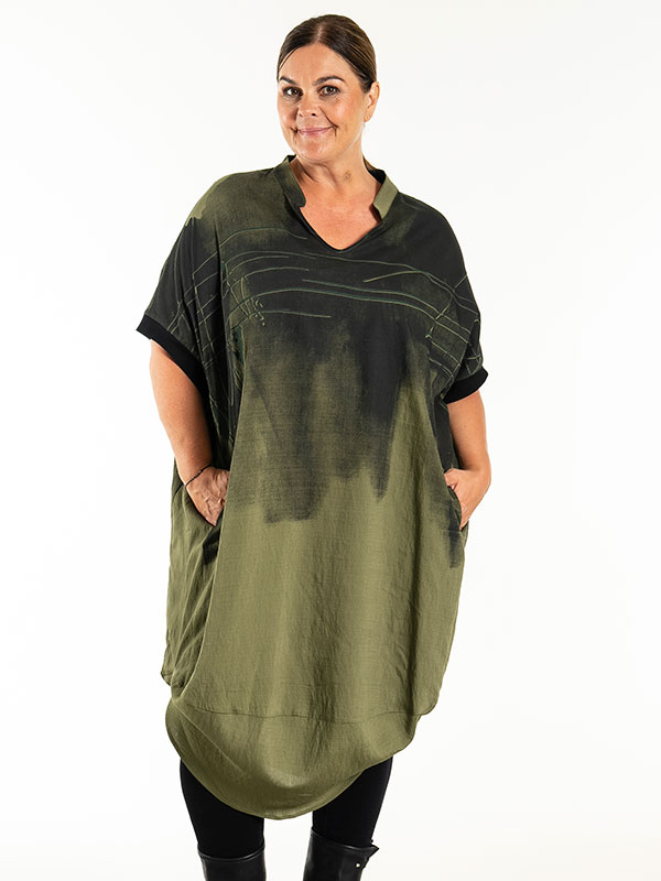 KARA - Plus Size Dress fra Gozzip Black