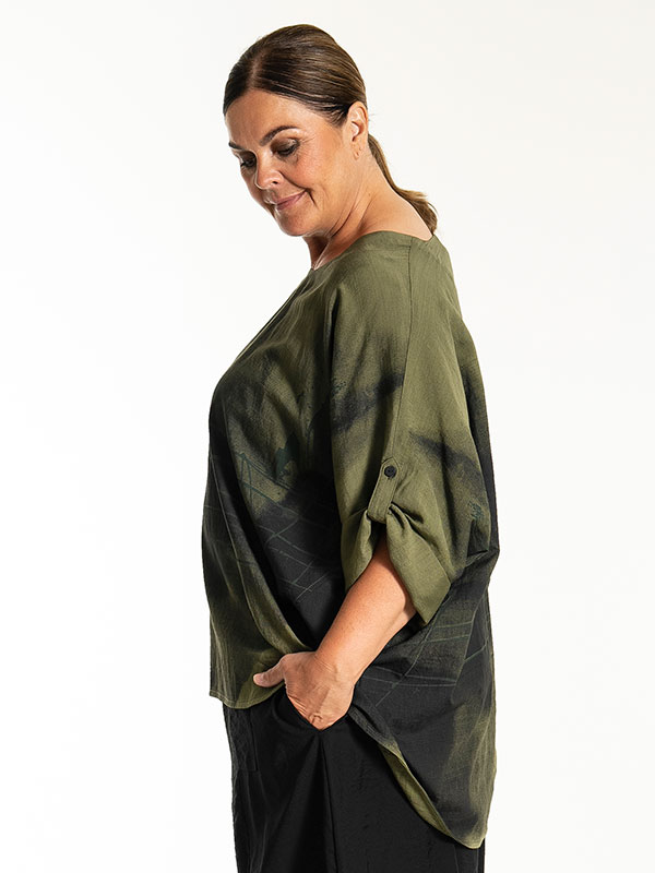 KLEO - Plus Size Blouse fra Gozzip Black