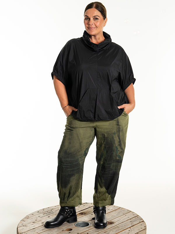 ILA - Plus Size Pants fra Gozzip Black