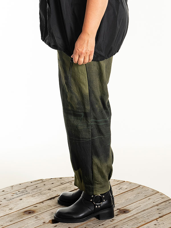 ILA - Plus Size Pants fra Gozzip Black