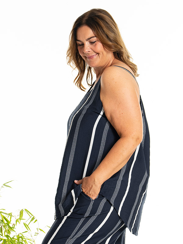 KARLA - Plus Size Top fra Gozzip