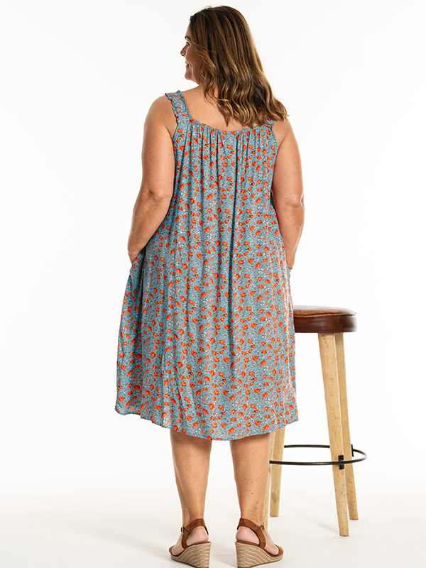 KARLINA - Plus Size Dress fra Gozzip