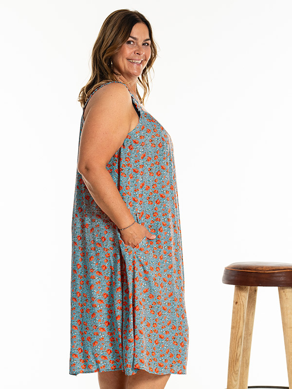 KARLINA - Plus Size Dress fra Gozzip