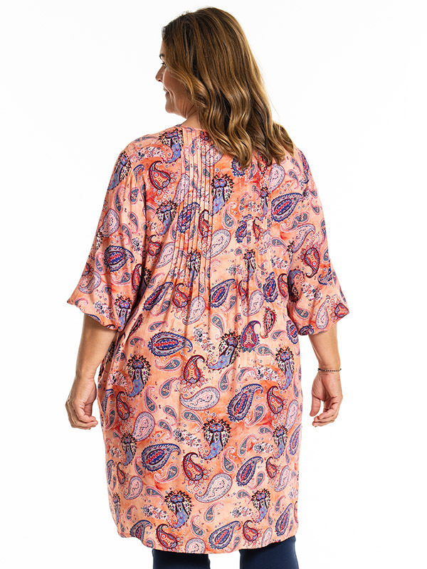 JOHANNE - Plus Size Tunic fra Gozzip