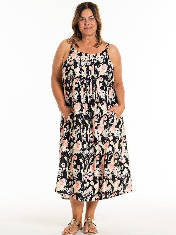 KAROLE - Plus Size Dress fra Gozzip
